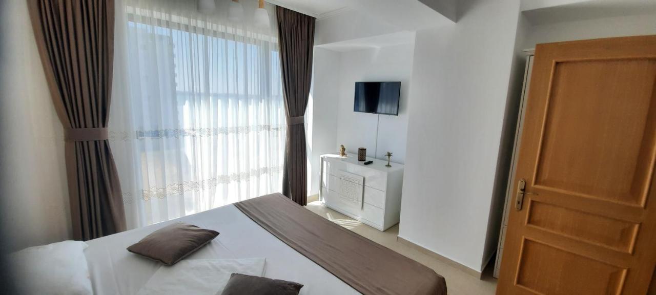 Apart Hotel Victor Mamaia Exteriör bild